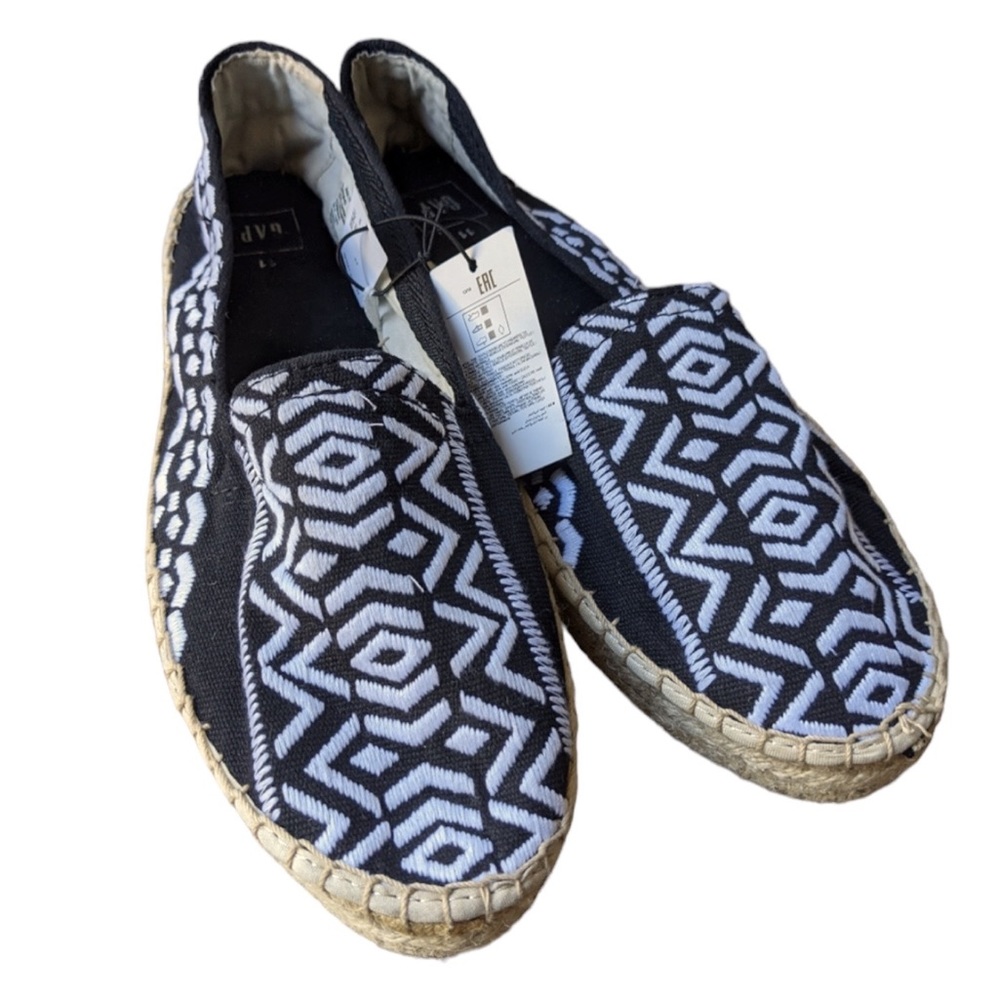 NWT Gap Embroidered Black & White Ikat Tribal Print Espadrille